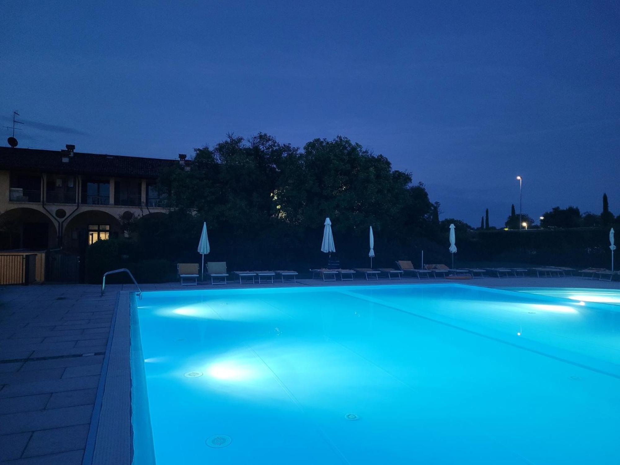 Appartamento Dolce Blu Sirmione Rivoltella del Garda Esterno foto